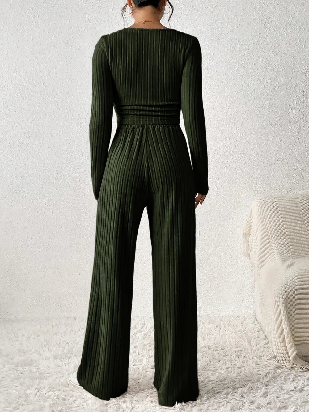 Set aus langärmligem Oberteil und Hose mit U-Ausschnitt