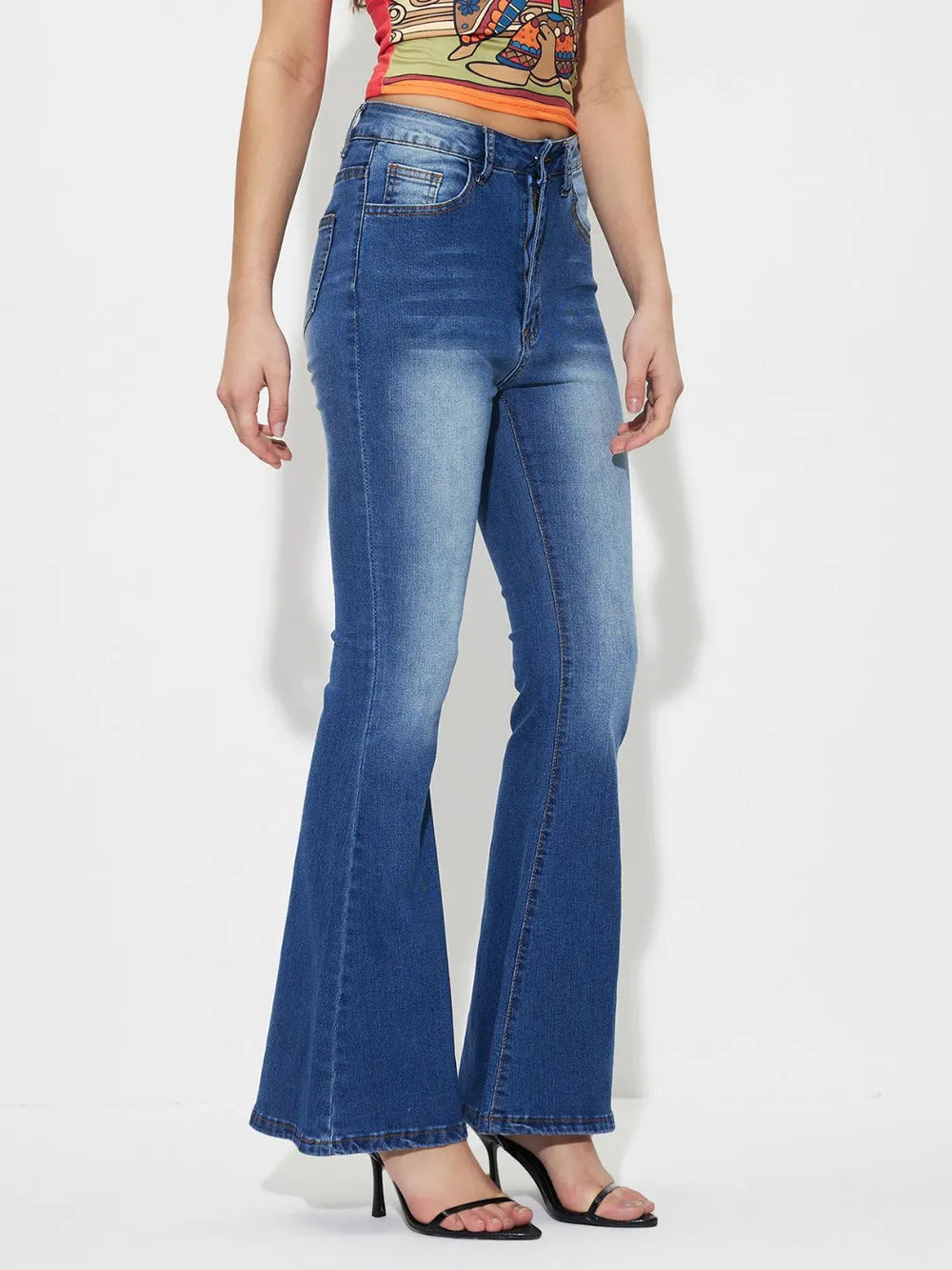 Bootcut-Jeans mit mittelhoher Taille