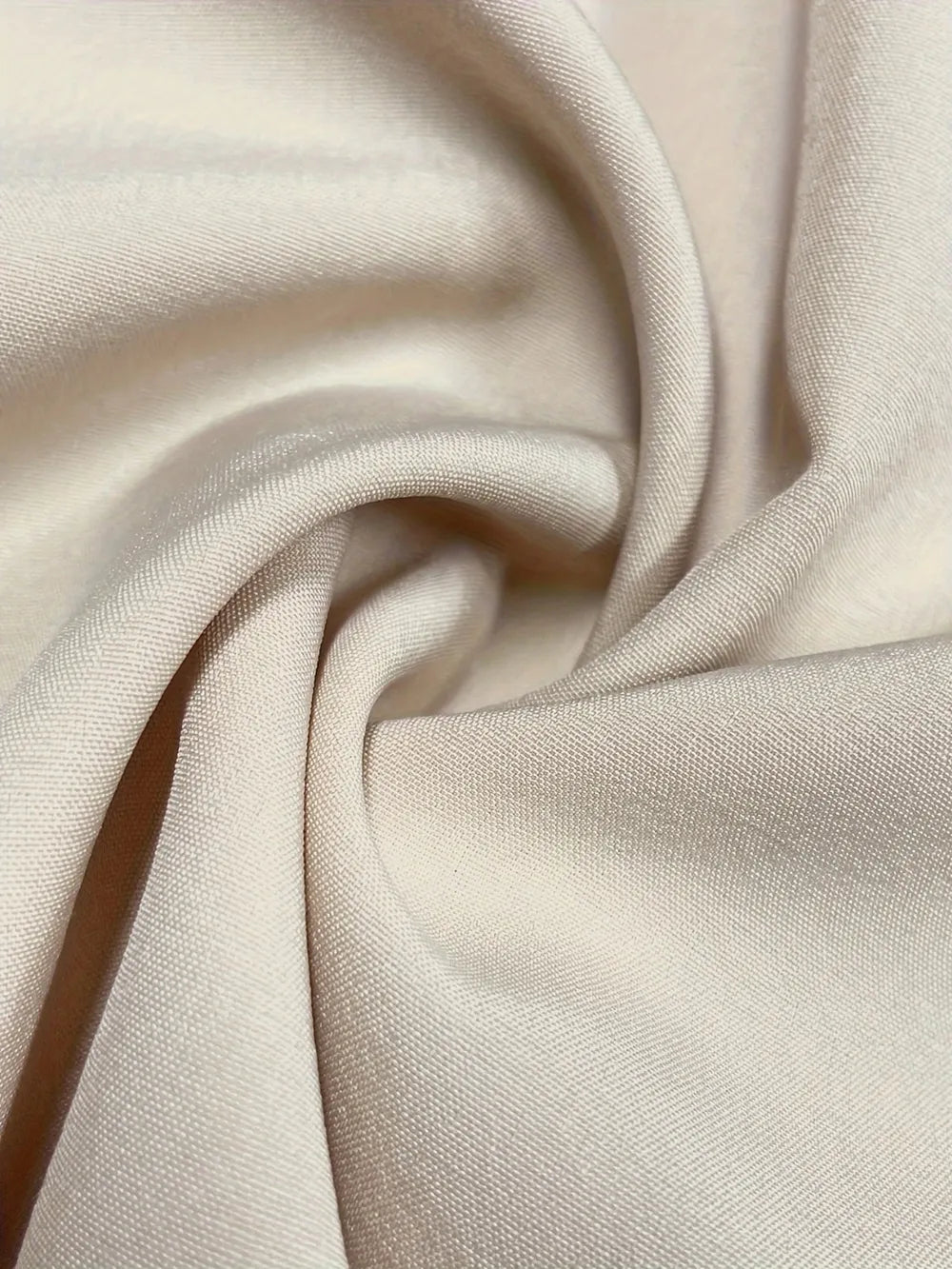 Set aus kurzärmligem Oberteil mit Rundhalsausschnitt und gebundener Hose