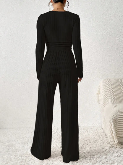 Set aus langärmligem Oberteil und Hose mit U-Ausschnitt